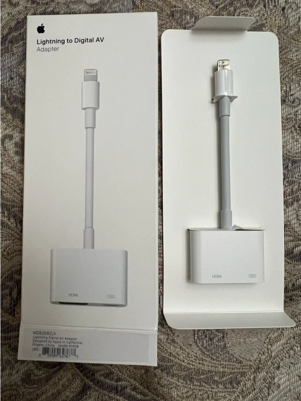 Apple Lightning to Digital AV Adapter - White and Silver Accents